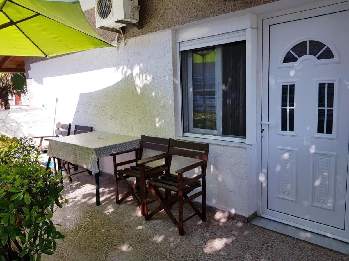 Konstantinos-Elli Rooms Nea Vrasna Bagian luar foto