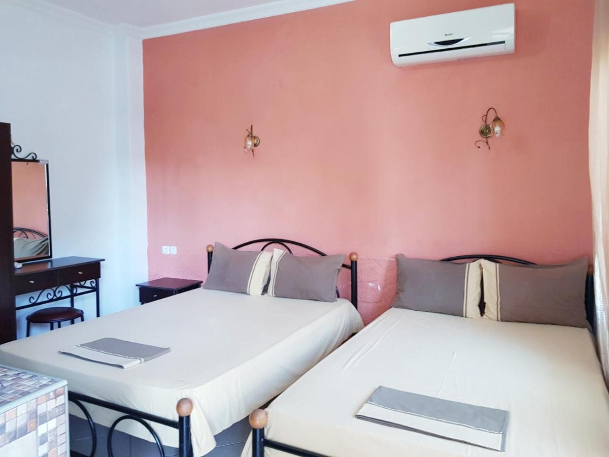 Konstantinos-Elli Rooms Nea Vrasna Bagian luar foto