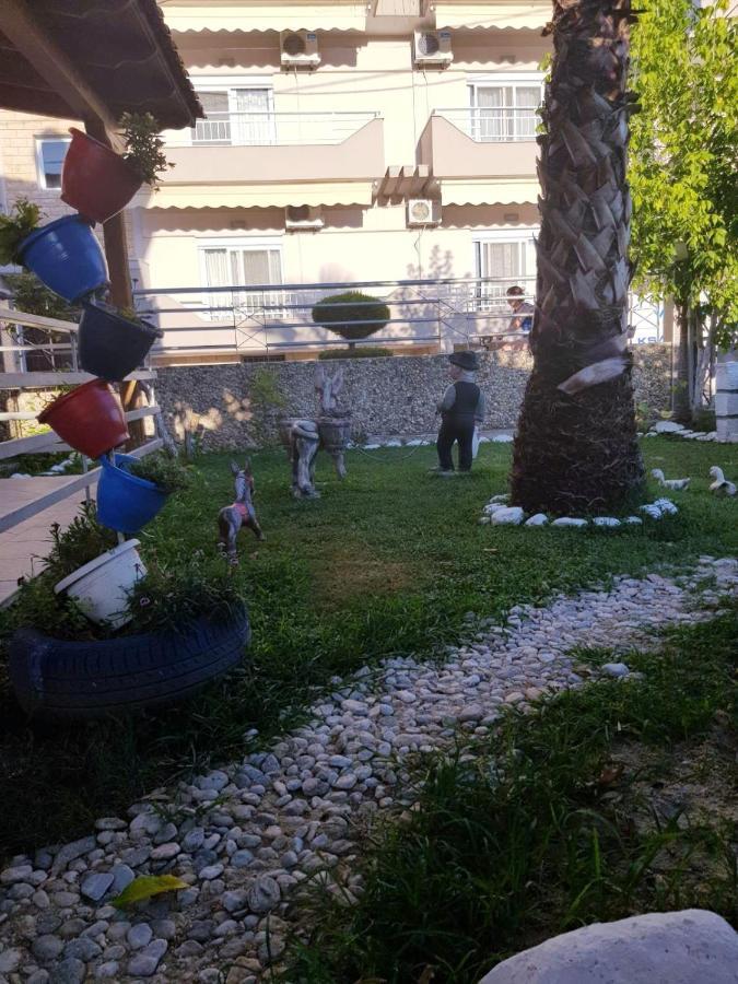 Konstantinos-Elli Rooms Nea Vrasna Bagian luar foto