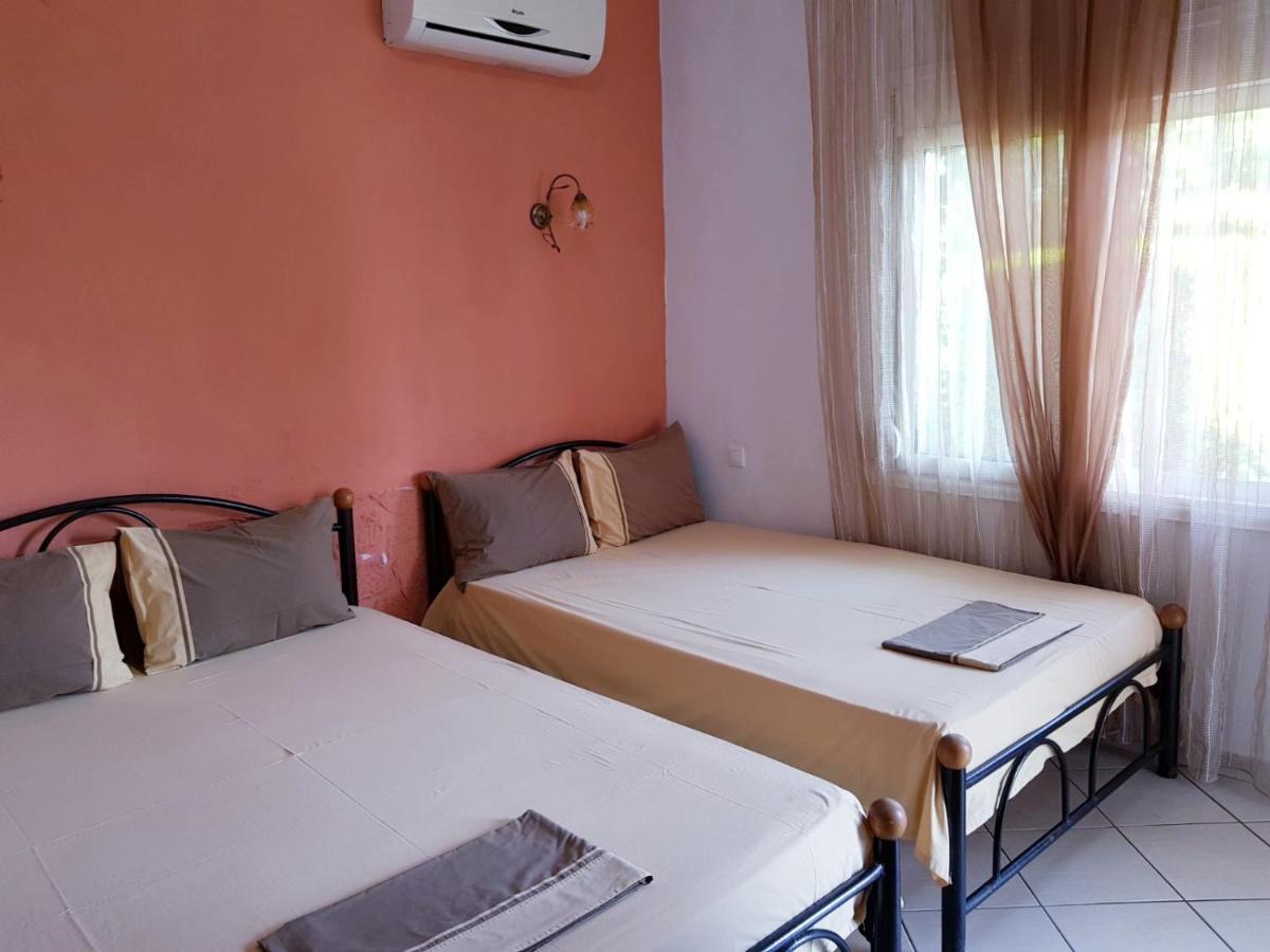 Konstantinos-Elli Rooms Nea Vrasna Bagian luar foto