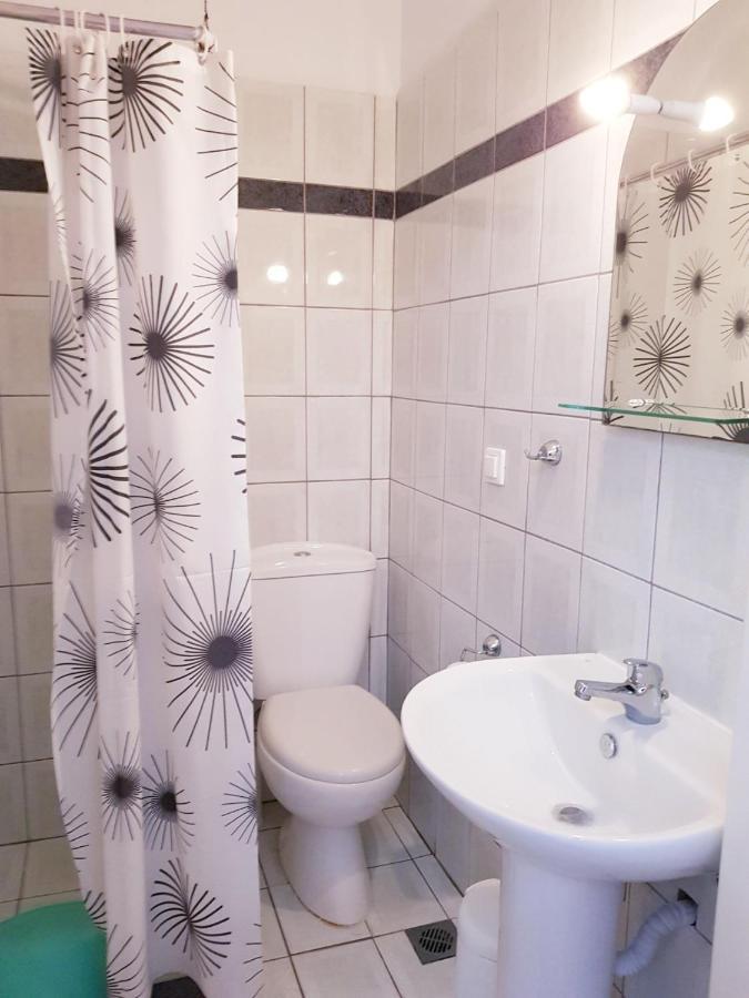 Konstantinos-Elli Rooms Nea Vrasna Bagian luar foto